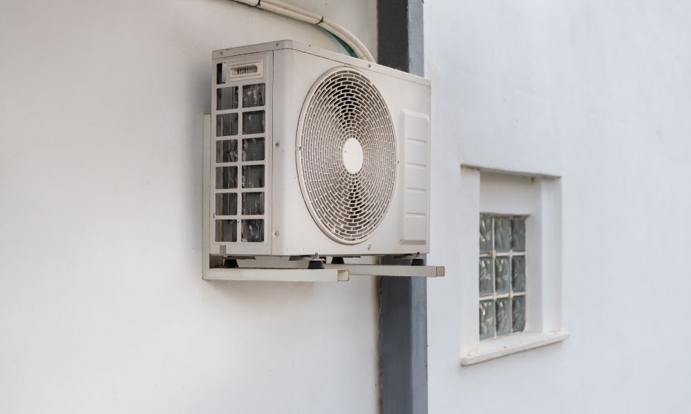 Ceiling vs. Wall Mounted Mini Splits: 4 Differences