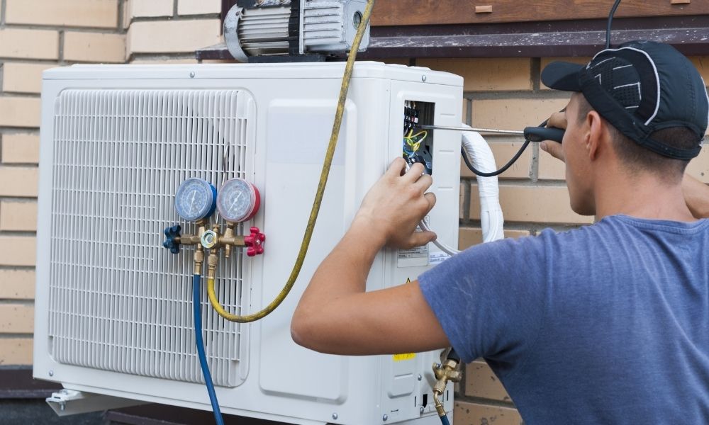 AC Unit Leaking Refrigerant? Here's How To Tell