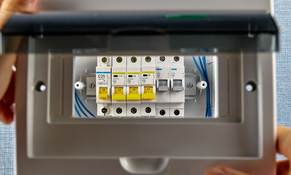 Reasons Your AC Unit Is Tripping the Circuit Breaker